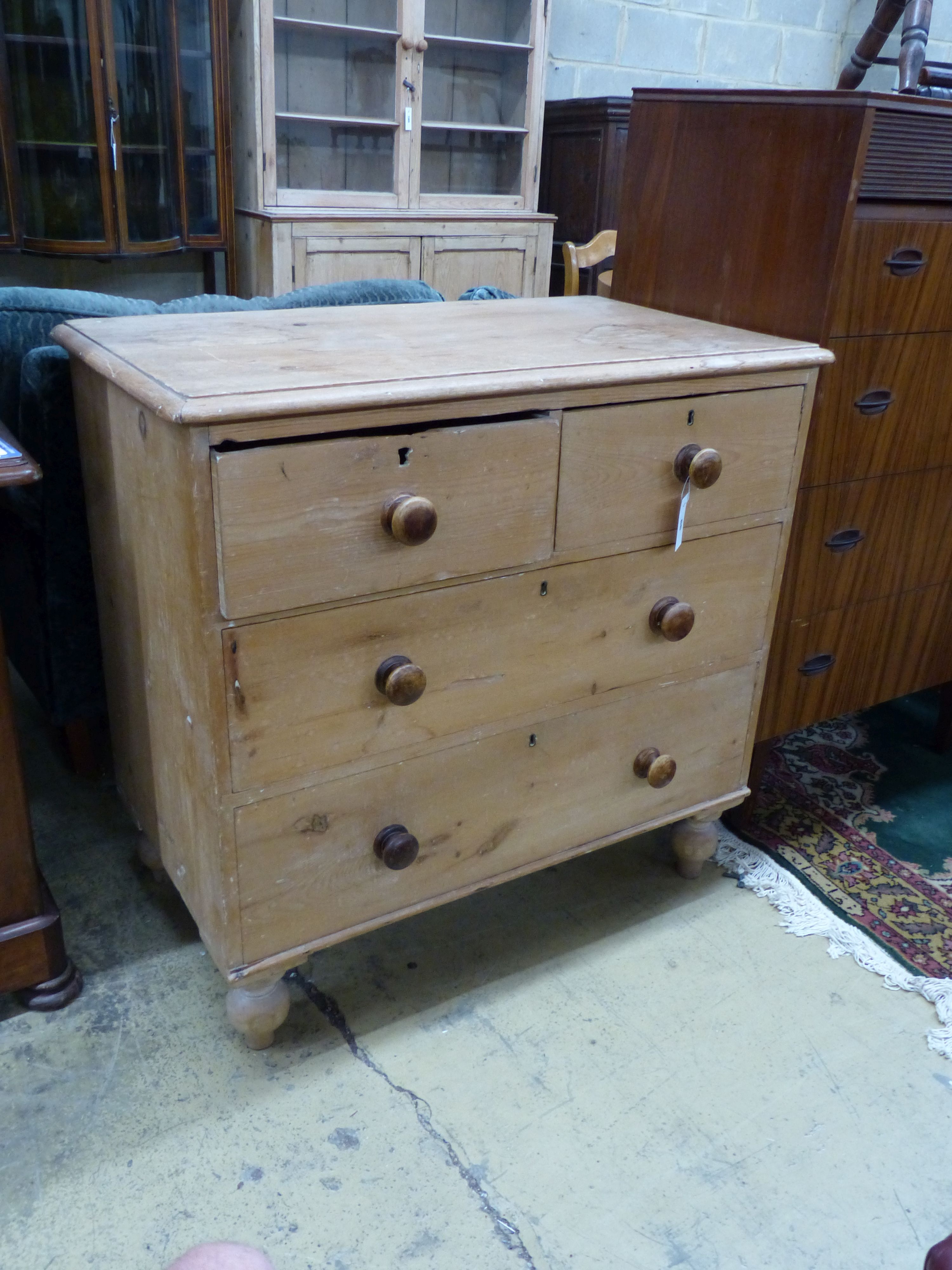 A Victorian pine chest of four drawers, width 90cm